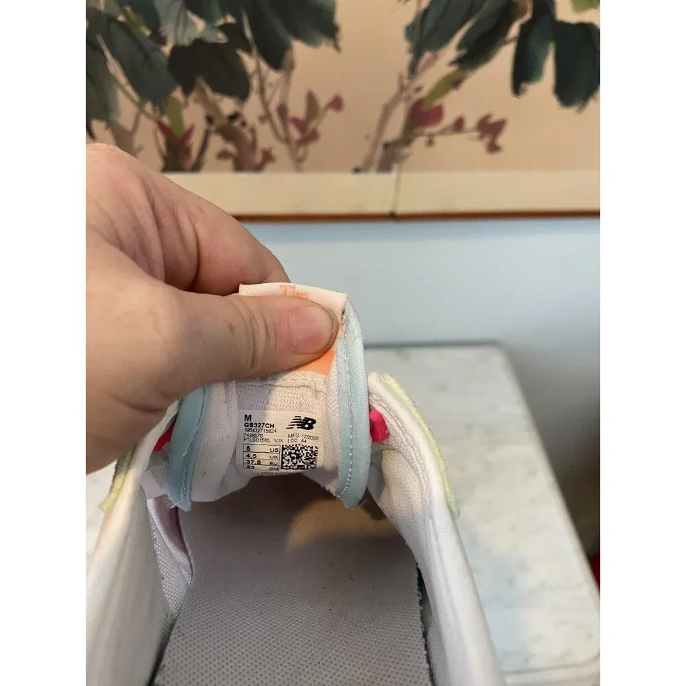 New Balance 327 Shoes Kids Size 5 Pastel Pink Blue Green Suede Mesh Retro - Picture 3 of 5